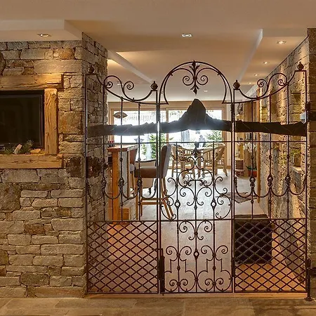 Matterhorn Boutique & 4*