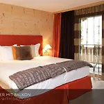 Hotel Matterhorn Boutique & 4*